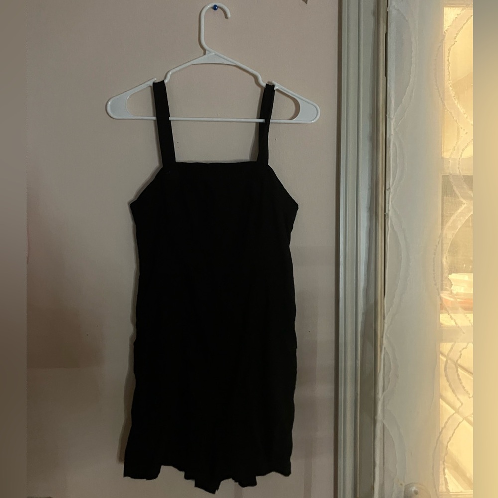 Old navy women’s (size small) black romper!